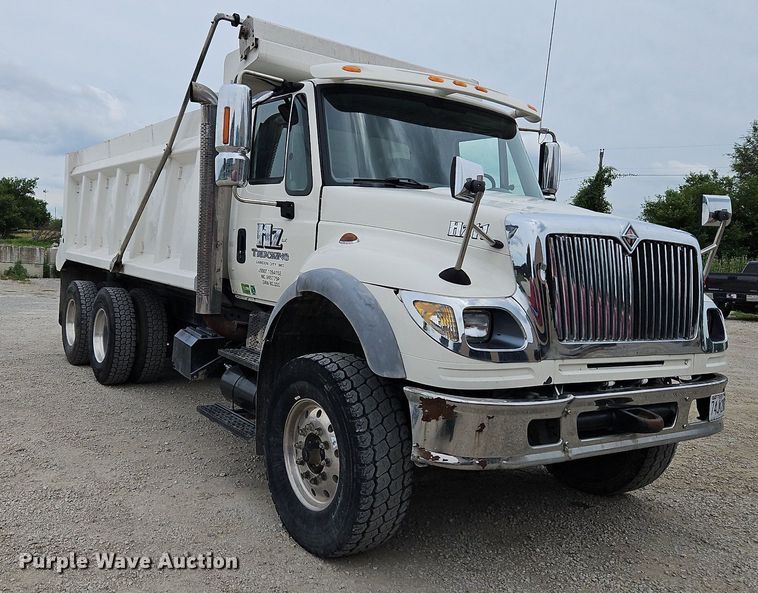 image for item LM9064 2006 International 7600 SBA  dump truck