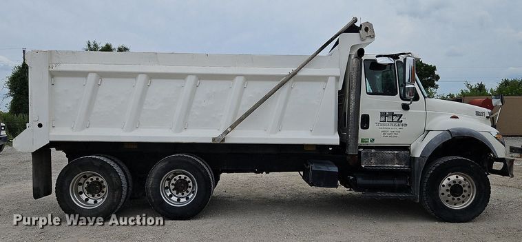 image for item LM9064 2006 International 7600 SBA  dump truck
