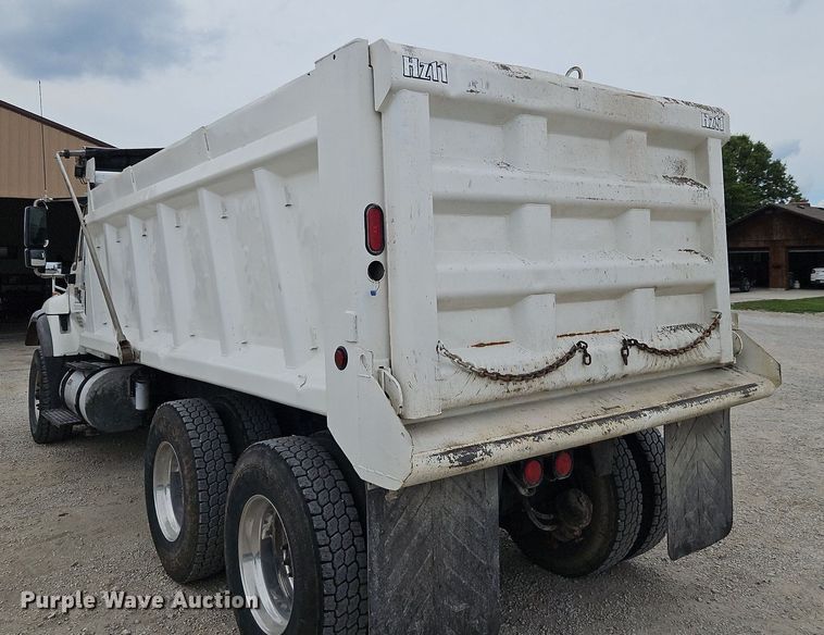 image for item LM9064 2006 International 7600 SBA  dump truck