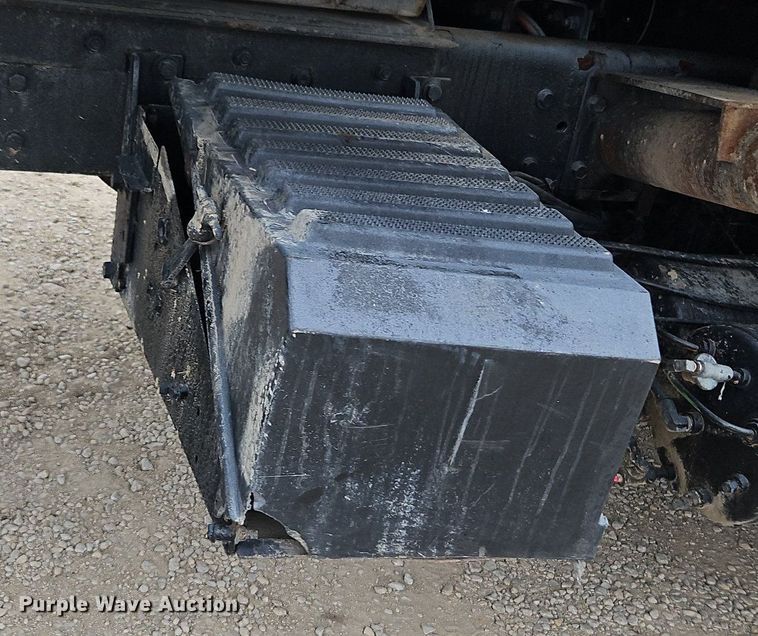 image for item LM9064 2006 International 7600 SBA  dump truck