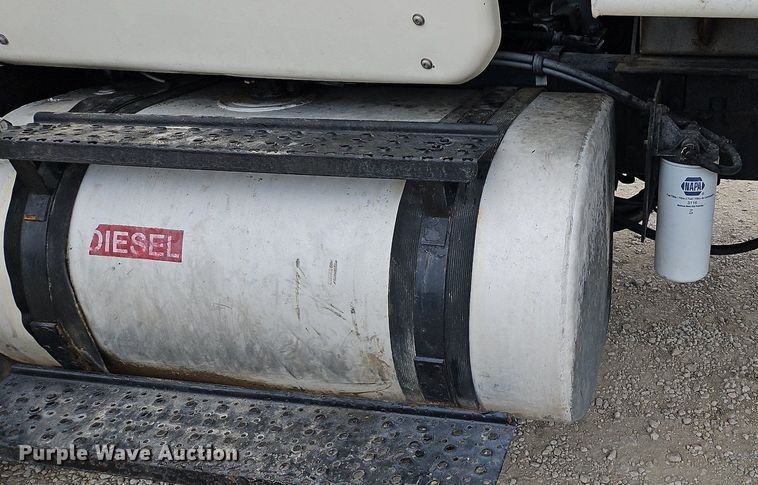 image for item LM9064 2006 International 7600 SBA  dump truck