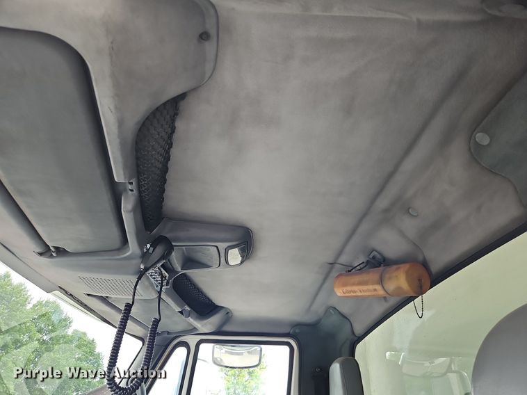 image for item LM9064 2006 International 7600 SBA  dump truck