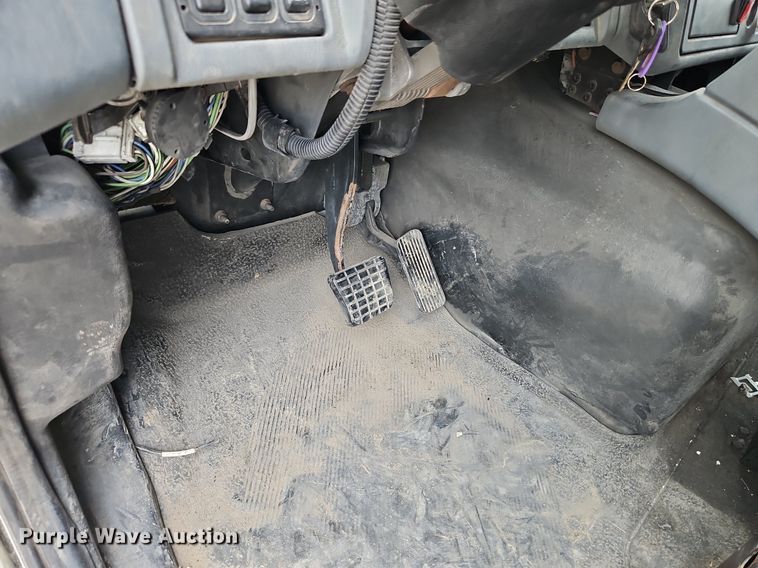 image for item LM9064 2006 International 7600 SBA  dump truck