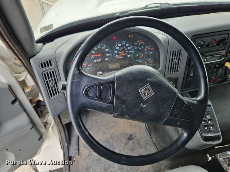 image for item LM9064 2006 International 7600 SBA  dump truck