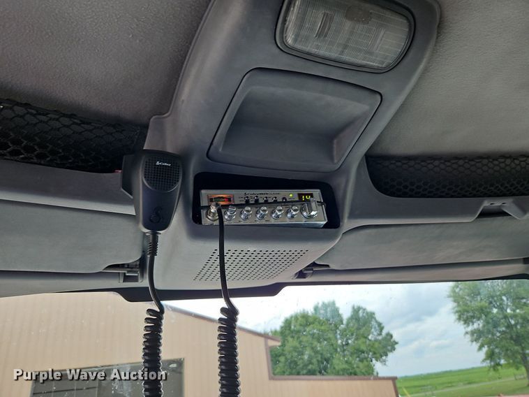 image for item LM9064 2006 International 7600 SBA  dump truck