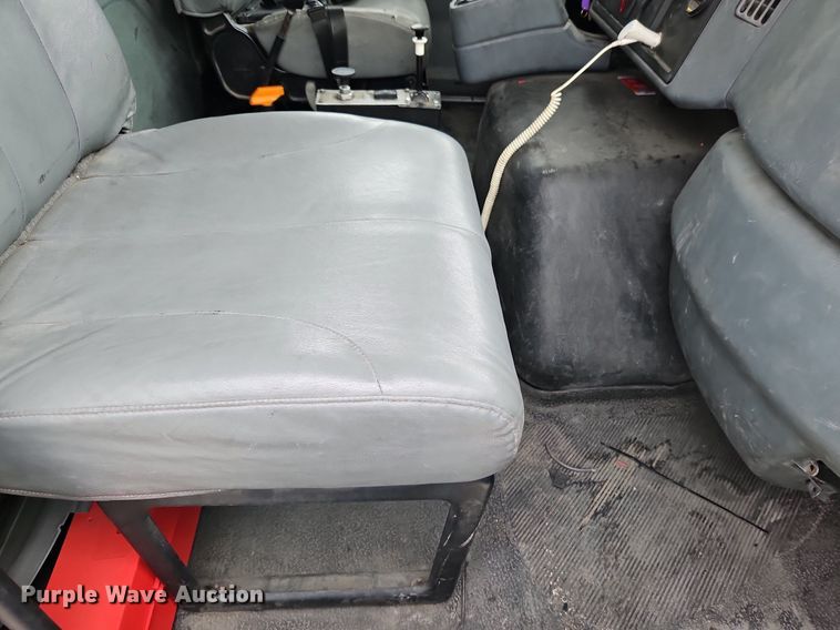 image for item LM9064 2006 International 7600 SBA  dump truck