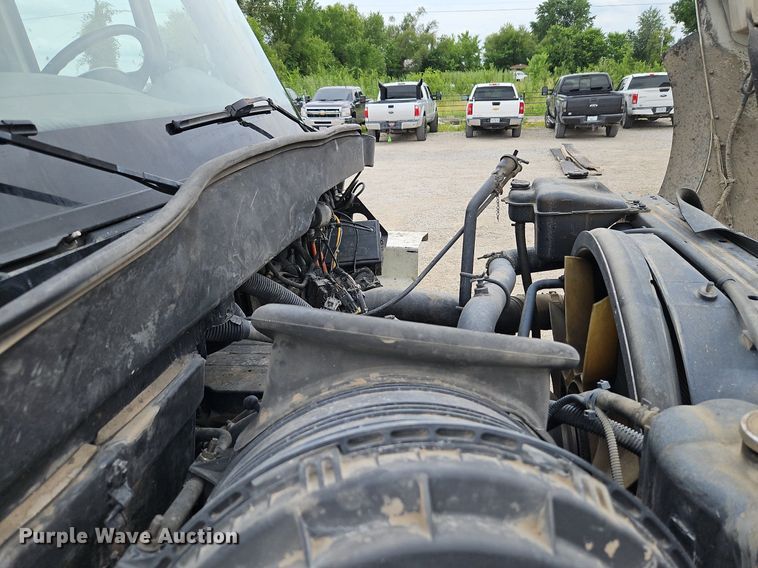 image for item LM9064 2006 International 7600 SBA  dump truck