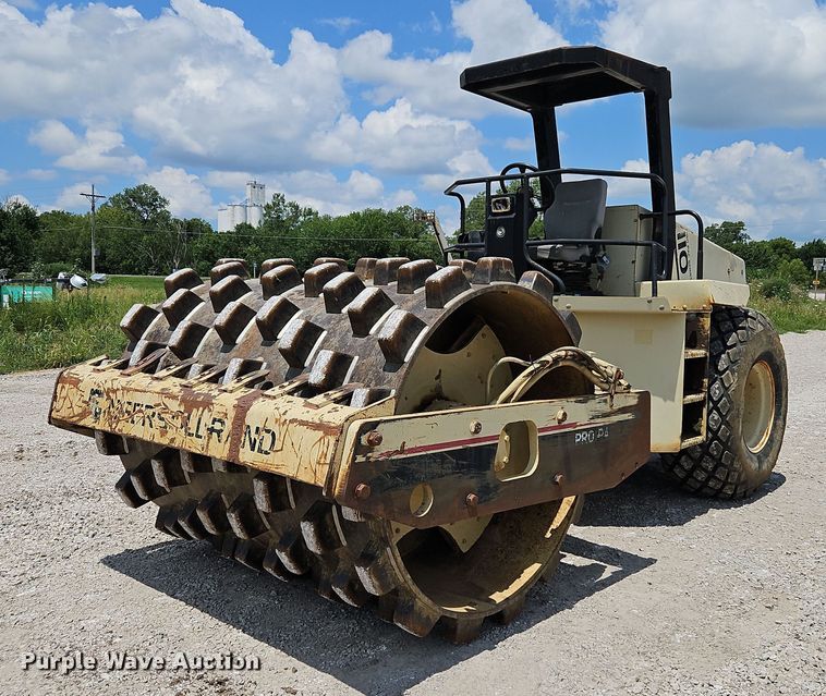 image for item LM9067 2000 Ingersoll Rand SD-110F  single drum vibratory roller