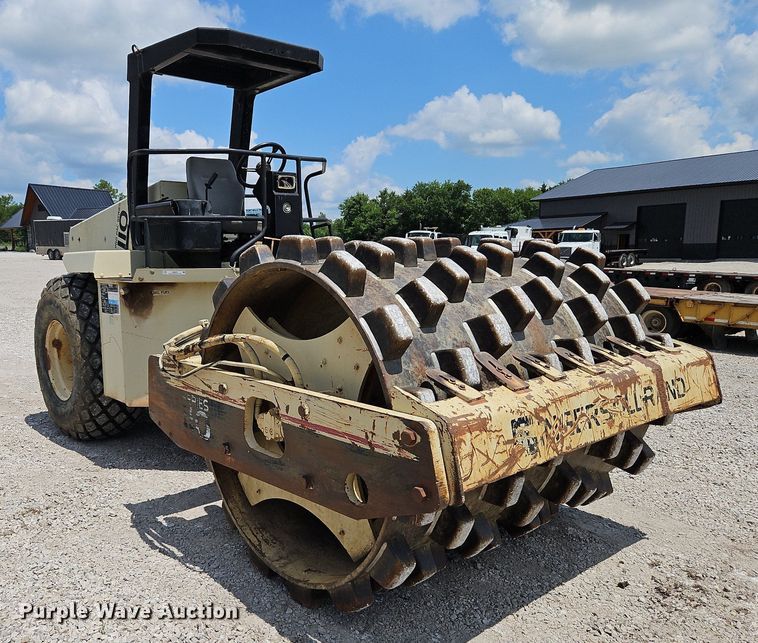 image for item LM9067 2000 Ingersoll Rand SD-110F  single drum vibratory roller