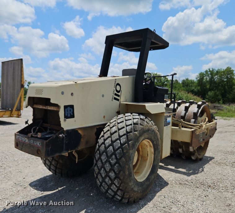 image for item LM9067 2000 Ingersoll Rand SD-110F  single drum vibratory roller