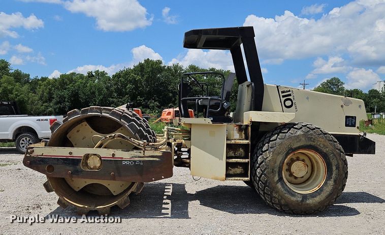 image for item LM9067 2000 Ingersoll Rand SD-110F  single drum vibratory roller