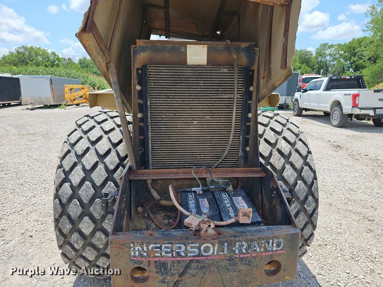 image for item LM9067 2000 Ingersoll Rand SD-110F  single drum vibratory roller