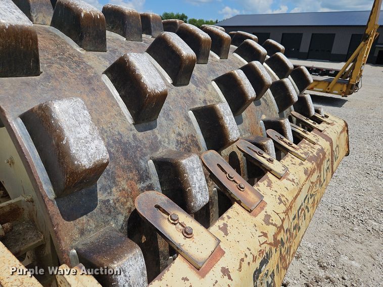 image for item LM9067 2000 Ingersoll Rand SD-110F  single drum vibratory roller