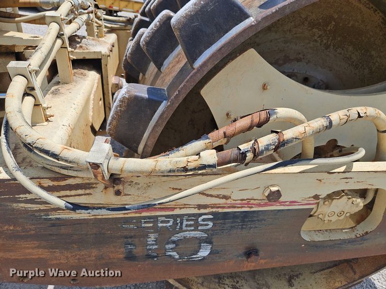 image for item LM9067 2000 Ingersoll Rand SD-110F  single drum vibratory roller