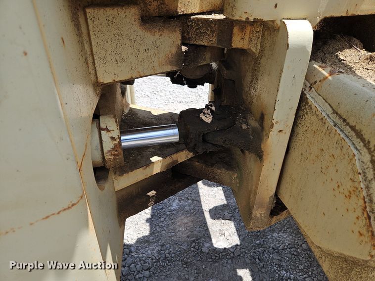 image for item LM9067 2000 Ingersoll Rand SD-110F  single drum vibratory roller