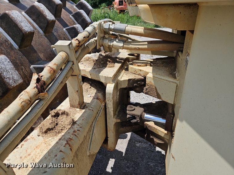 image for item LM9067 2000 Ingersoll Rand SD-110F  single drum vibratory roller