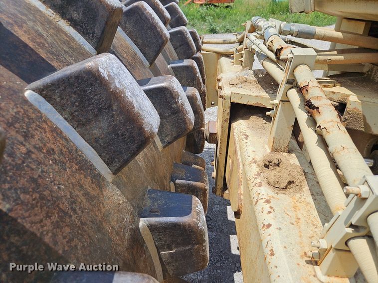 image for item LM9067 2000 Ingersoll Rand SD-110F  single drum vibratory roller