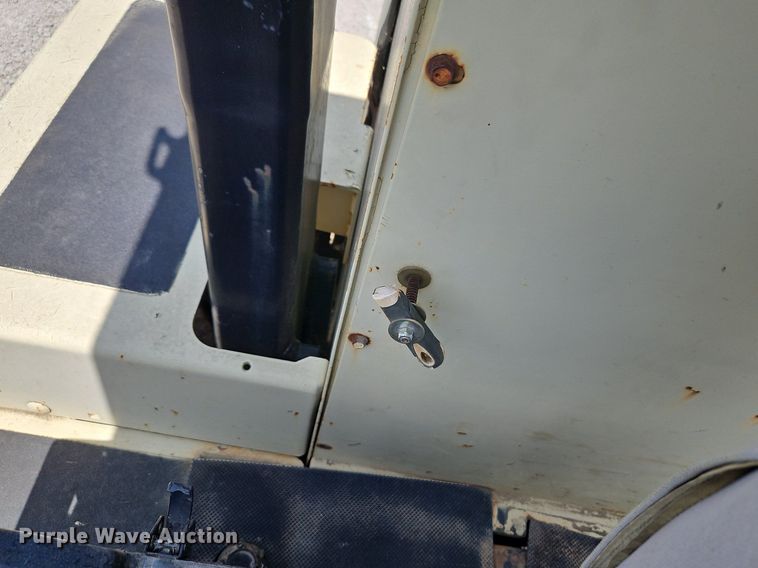 image for item LM9067 2000 Ingersoll Rand SD-110F  single drum vibratory roller