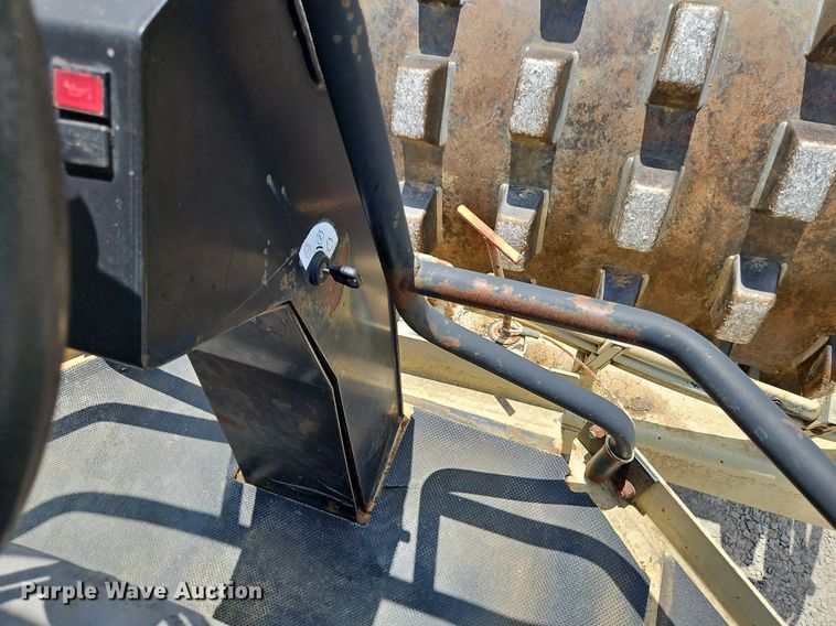 image for item LM9067 2000 Ingersoll Rand SD-110F  single drum vibratory roller