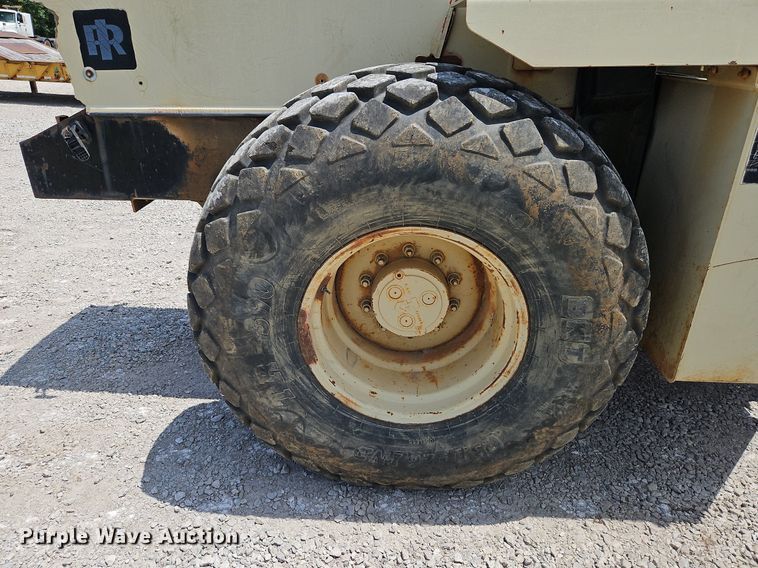 image for item LM9067 2000 Ingersoll Rand SD-110F  single drum vibratory roller