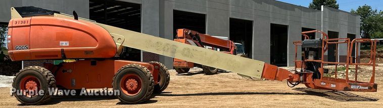 image for item LN9277 1997 JLG 600S  boom lift