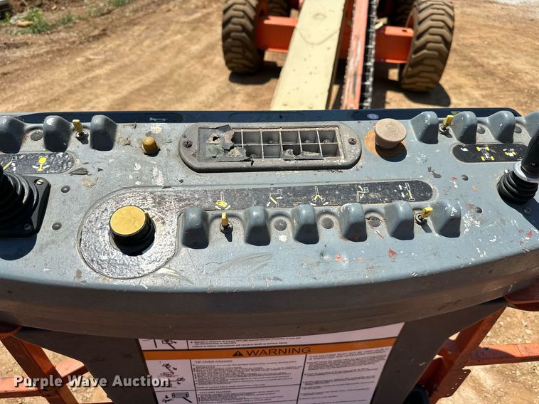 image for item LN9277 1997 JLG 600S  boom lift