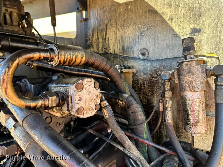 image for item LN9277 1997 JLG 600S  boom lift