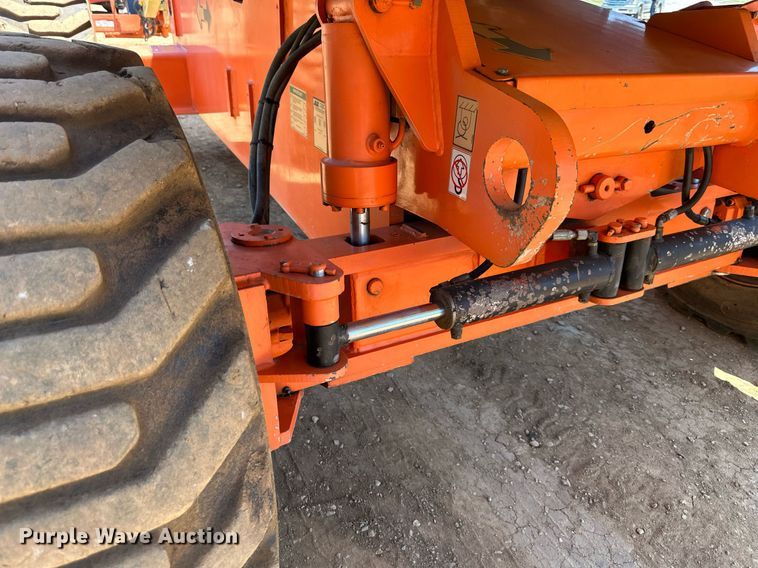 image for item LN9277 1997 JLG 600S  boom lift