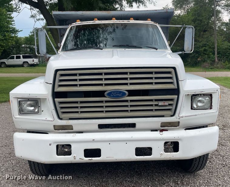 image for item LS9298 1984 Ford F700  dump truck