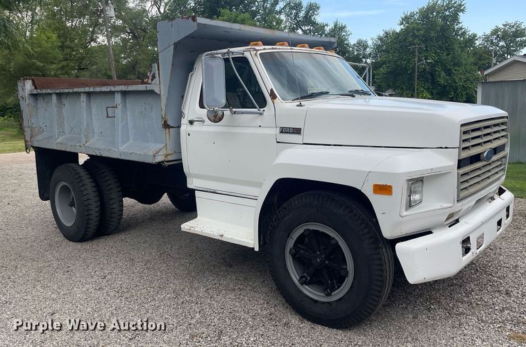 image for item LS9298 1984 Ford F700  dump truck