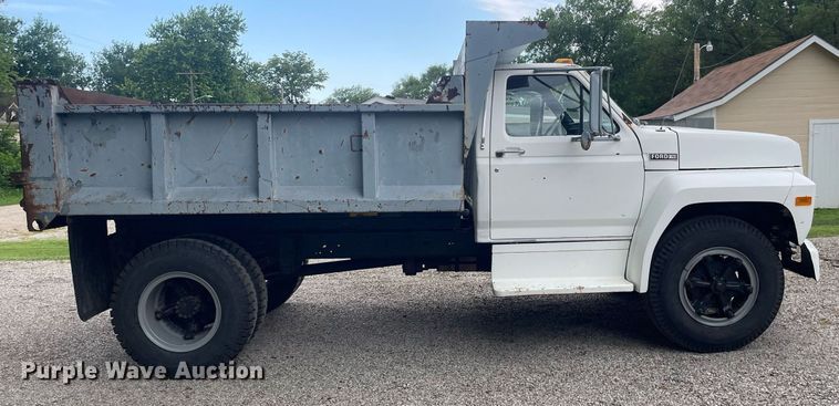 image for item LS9298 1984 Ford F700  dump truck