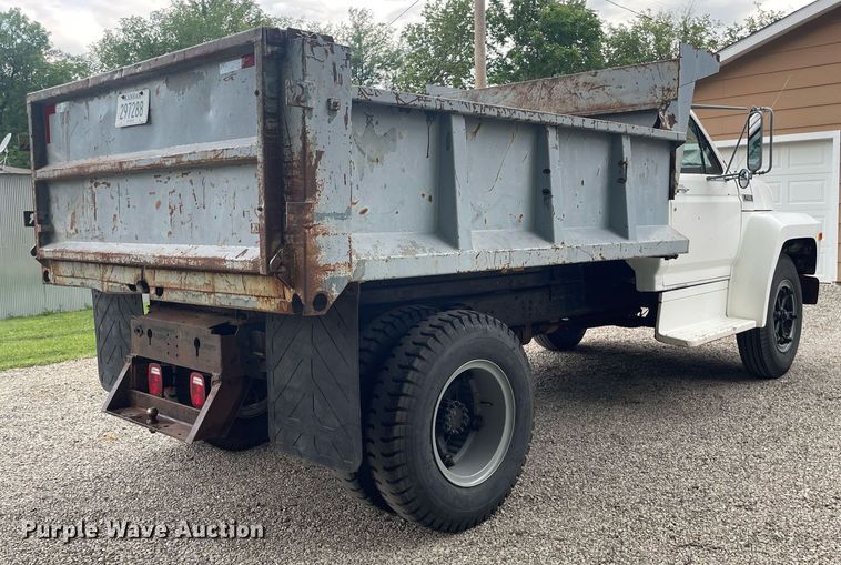 image for item LS9298 1984 Ford F700  dump truck