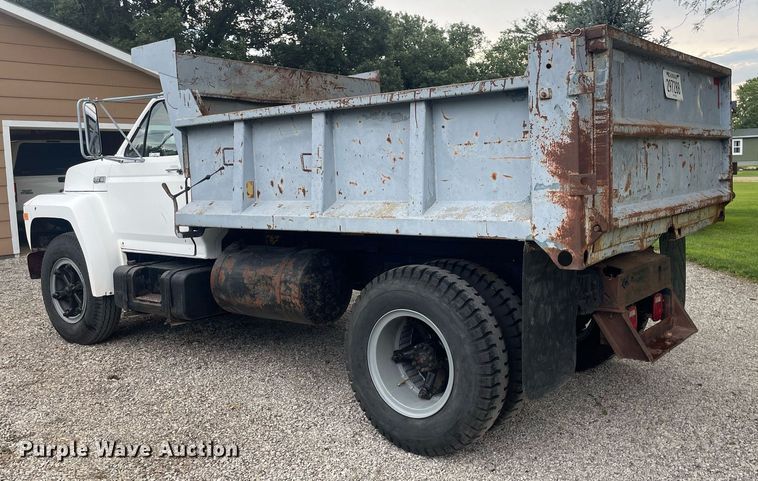 image for item LS9298 1984 Ford F700  dump truck