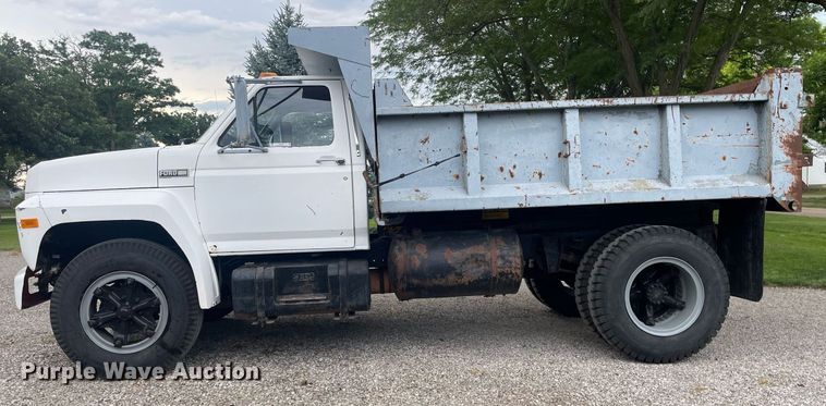 image for item LS9298 1984 Ford F700  dump truck