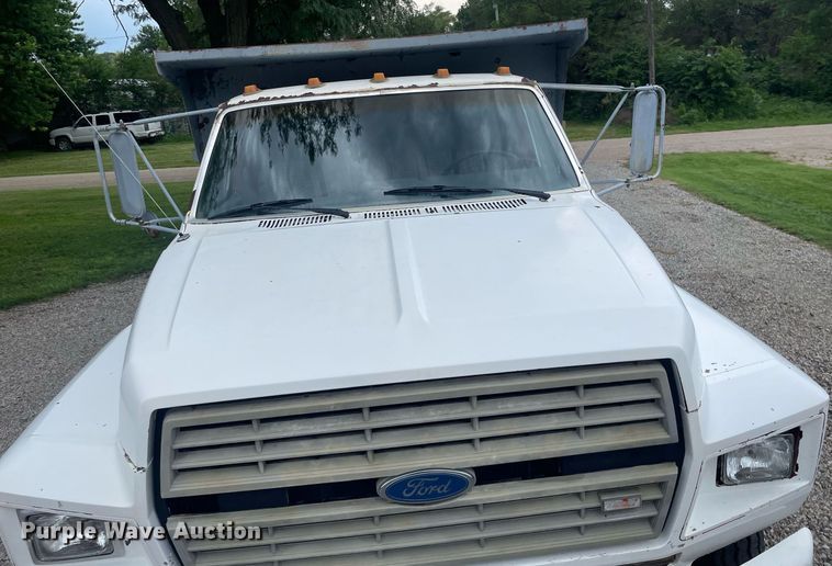 image for item LS9298 1984 Ford F700  dump truck