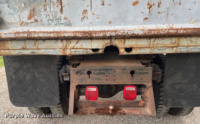 image for item LS9298 1984 Ford F700  dump truck