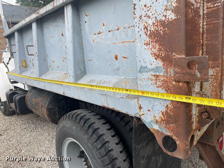 image for item LS9298 1984 Ford F700  dump truck