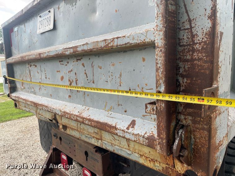 image for item LS9298 1984 Ford F700  dump truck