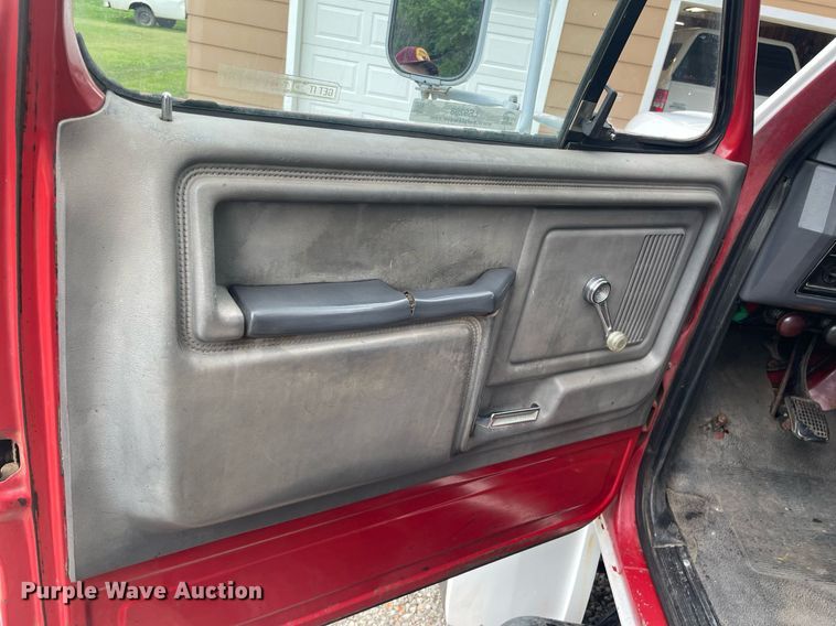 image for item LS9298 1984 Ford F700  dump truck