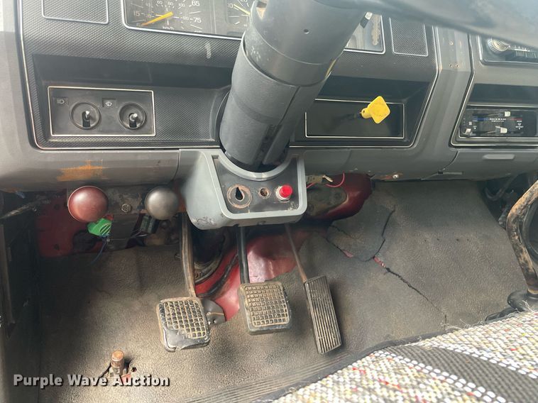 image for item LS9298 1984 Ford F700  dump truck