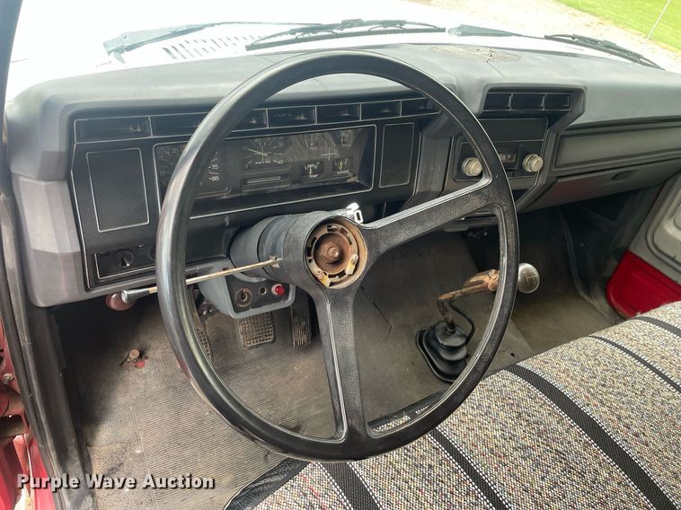 image for item LS9298 1984 Ford F700  dump truck