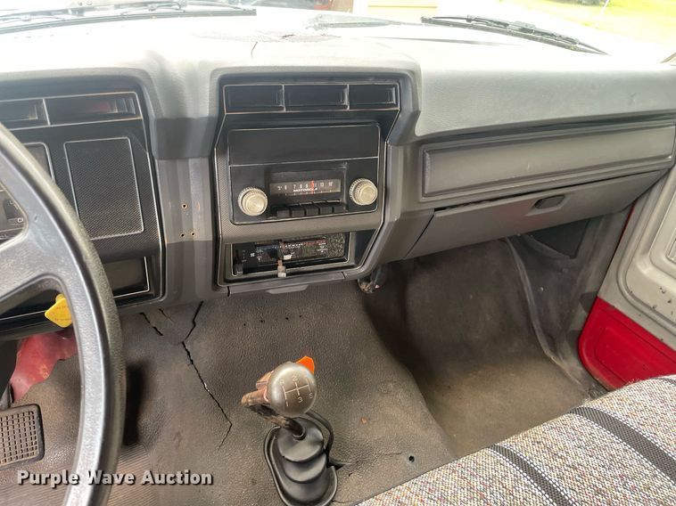 image for item LS9298 1984 Ford F700  dump truck