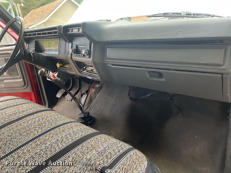 image for item LS9298 1984 Ford F700  dump truck