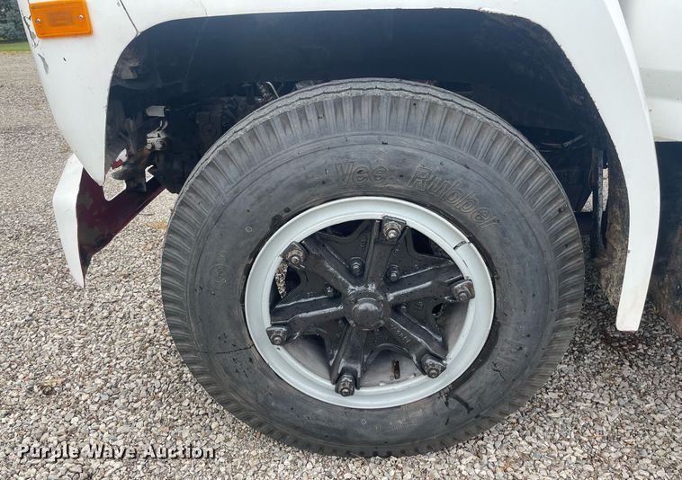 image for item LS9298 1984 Ford F700  dump truck