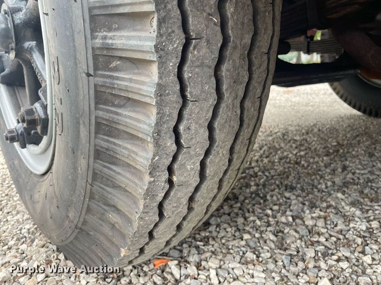 image for item LS9298 1984 Ford F700  dump truck