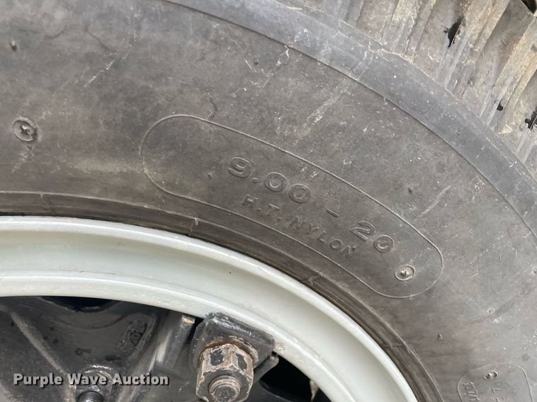 image for item LS9298 1984 Ford F700  dump truck