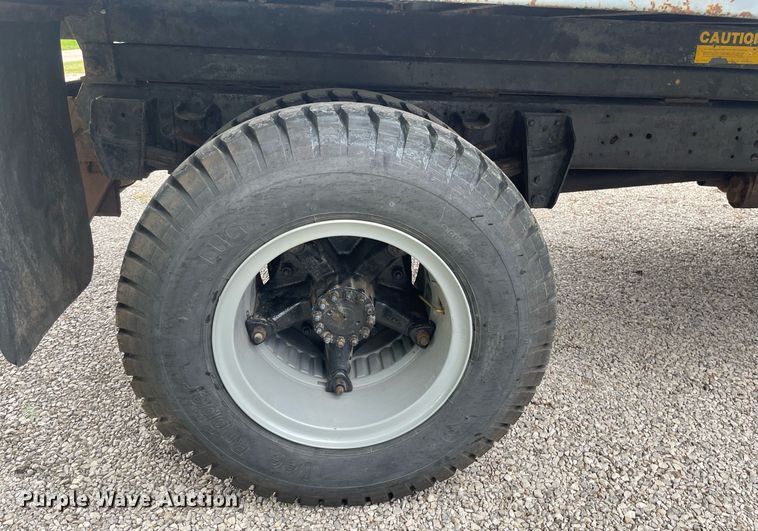 image for item LS9298 1984 Ford F700  dump truck