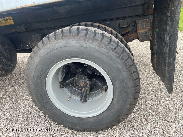 image for item LS9298 1984 Ford F700  dump truck