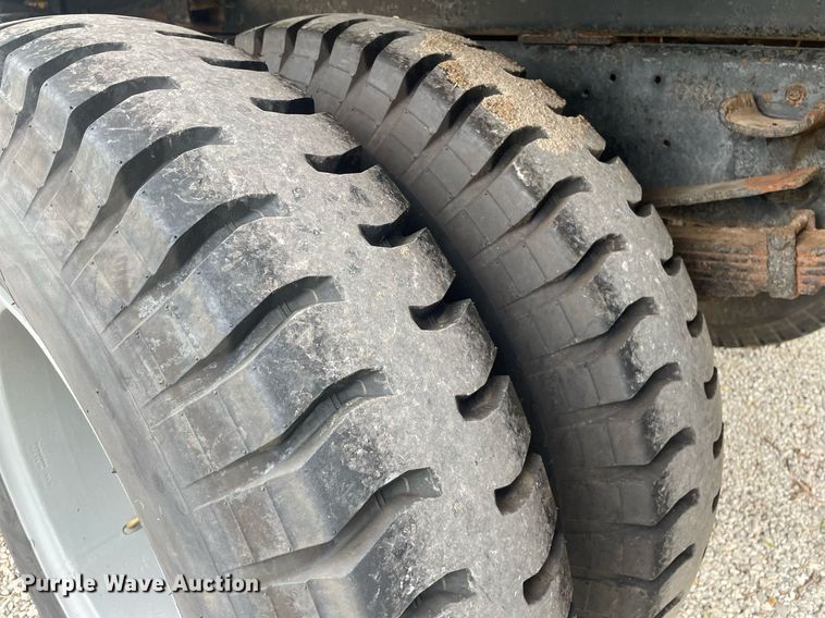 image for item LS9298 1984 Ford F700  dump truck