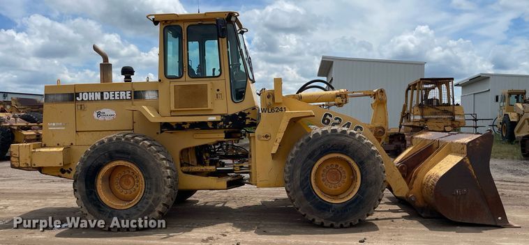 image for item LS9328 1995 John Deere 624G  wheel loader